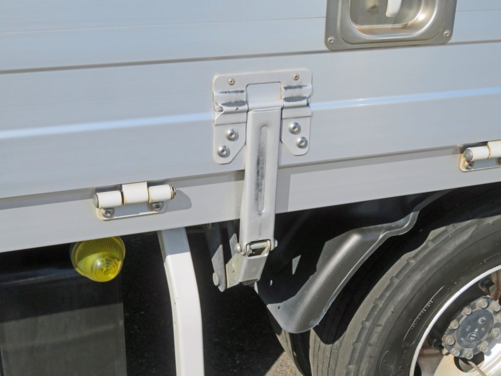 左右セイコーラックに、傷があります。|日野 レンジャー 2KG-FD2ABA(2WD)の写真26