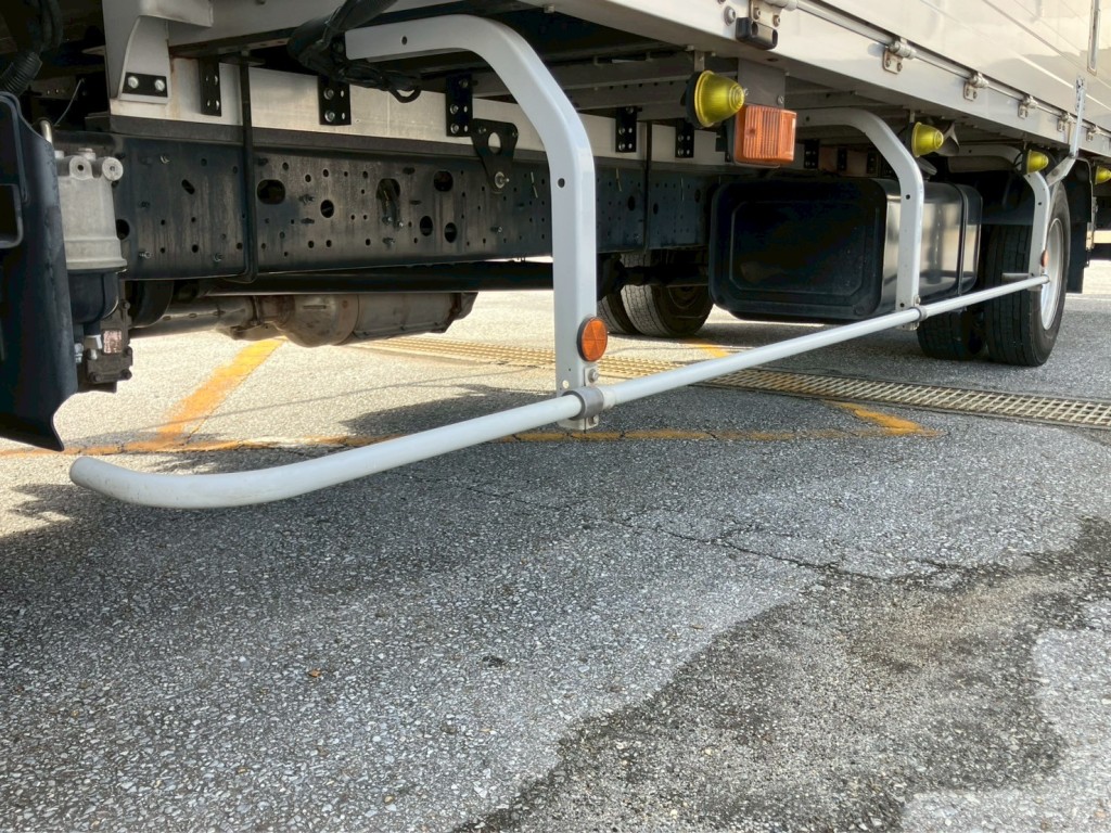 助手席側サイドバンパーの状態です。|日野 レンジャー 2KG-FD2ABA(2WD)の写真35