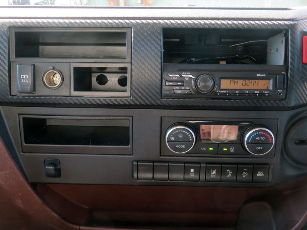 インパネ周りの状態です。(コンソールBOXが欠品しています)|日野 レンジャー 2KG-FD2ABA(2WD)の写真41