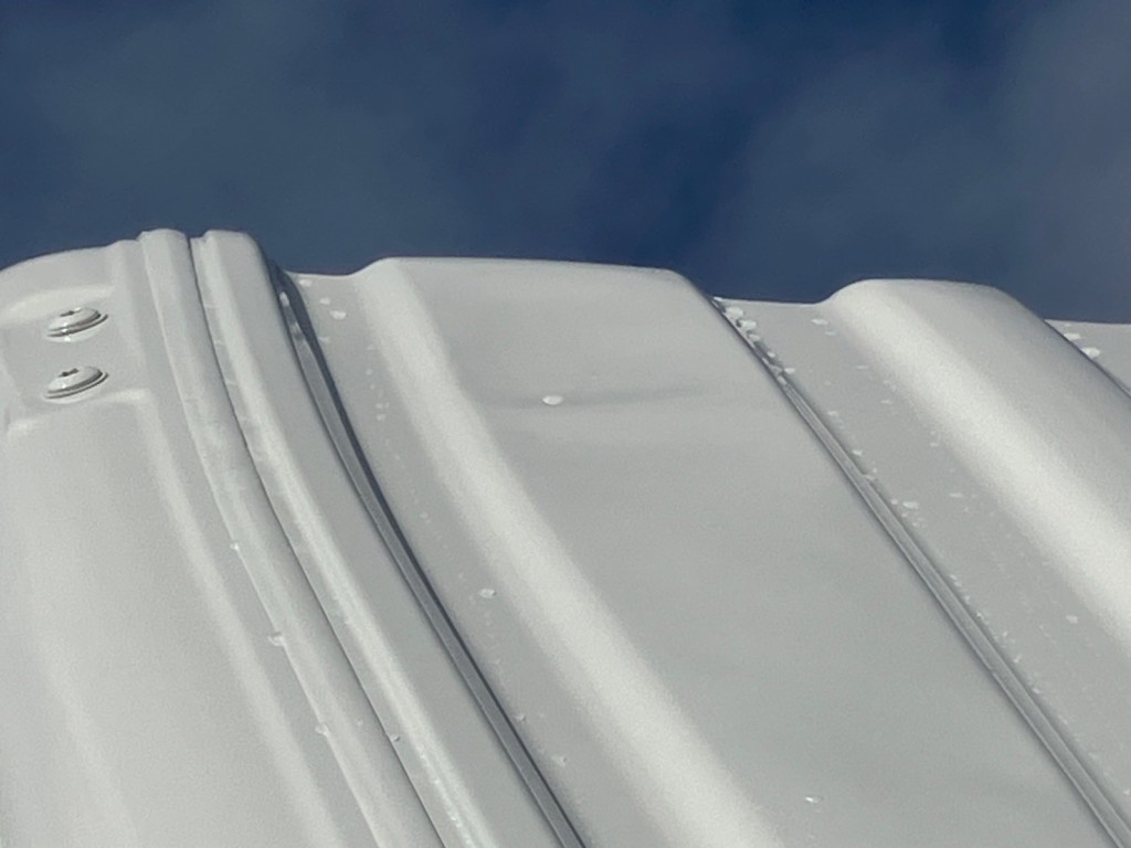 運転席側ルーフ後方に、ヘコミがあります。|日野 レンジャー 2KG-FD2ABA(2WD)の写真47