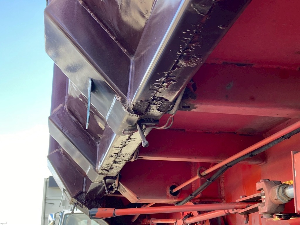 台枠後方にもパッチ当て補修箇所が有ります|トレクス  PFB23601の写真21