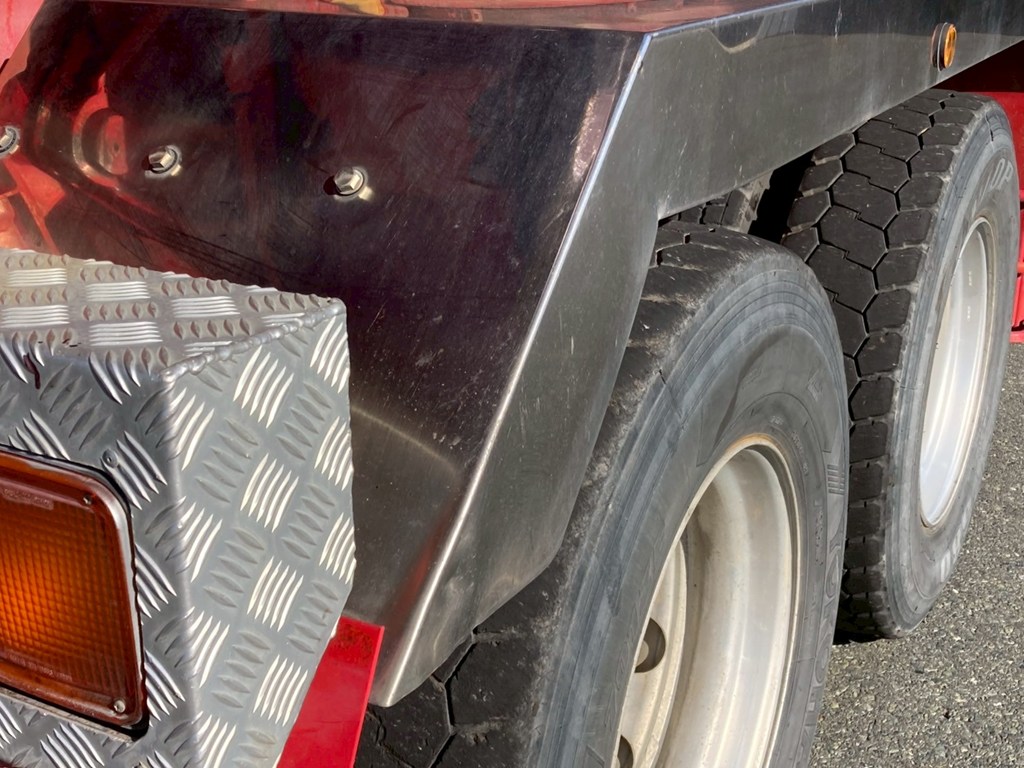 ステンレスフェンダーに曲りが有ります|トレクス  PFB23601の写真22