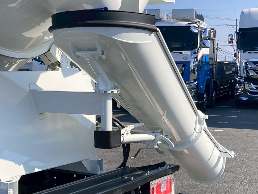 シュータは手動式です。|三菱 ファイター 2KG-FK72F(2WD)の写真14