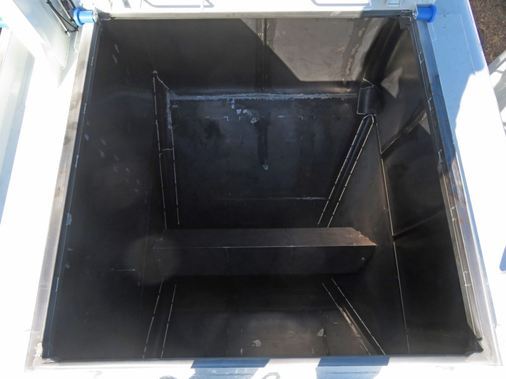 1室目です。（前方から）|三菱 スーパーグレート 2KG-FV80VYPの写真9