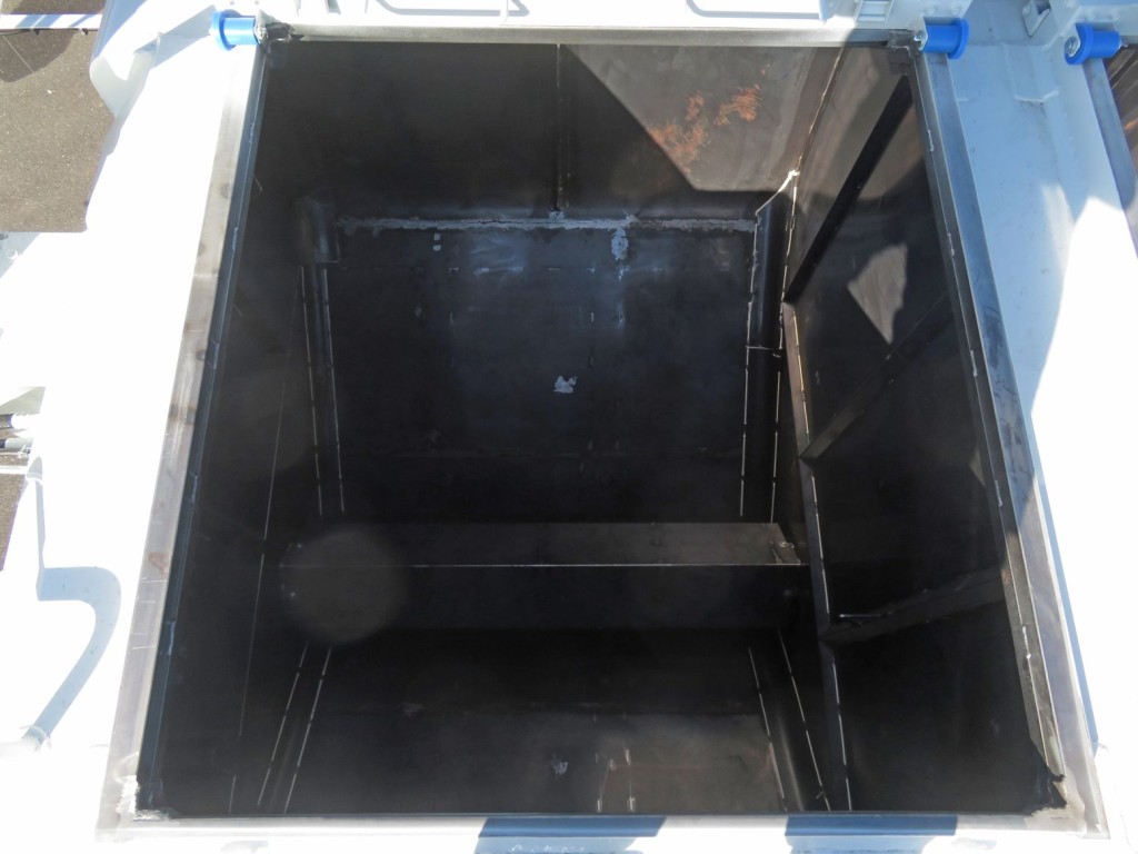 4室目です。（前方から）|三菱 スーパーグレート 2KG-FV80VYPの写真12