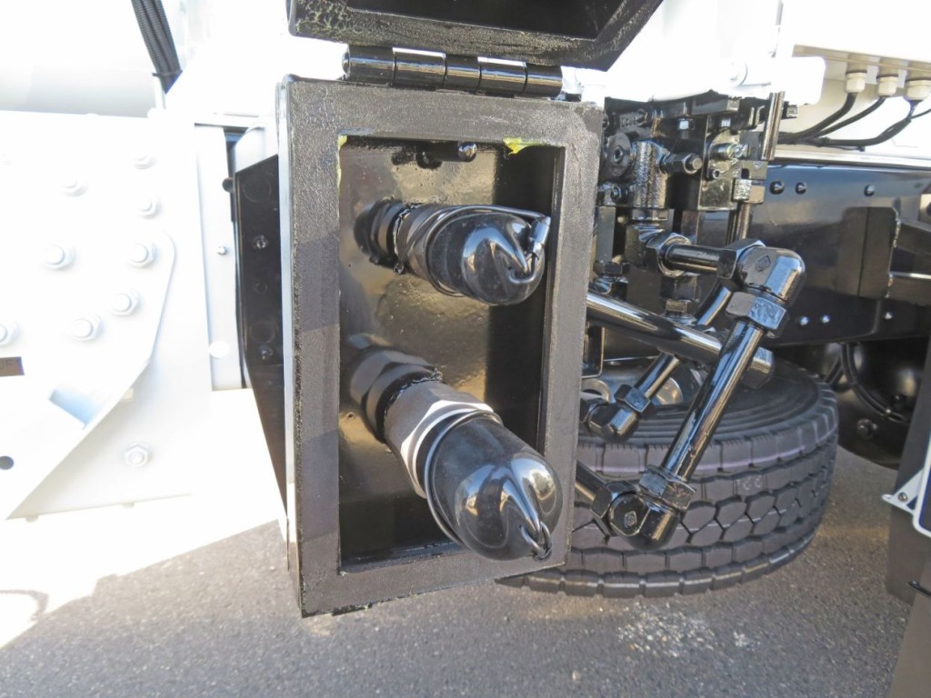 油圧の接続配管です。|三菱 スーパーグレート 2KG-FV80VYPの写真18