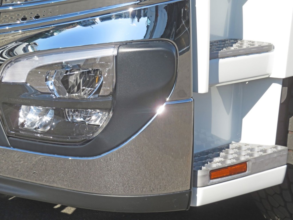 アクティブ・サイドガード・アシスト付きです。|三菱 スーパーグレート 2KG-FV80VYPの写真25