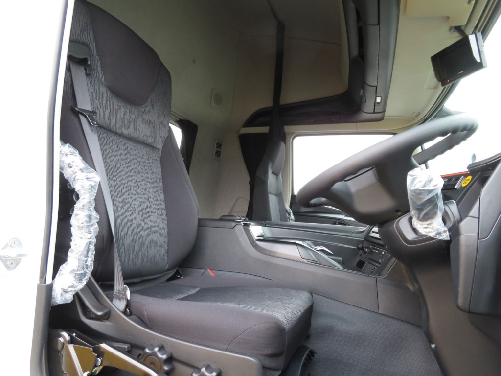 ハイルーフキャビンです。|三菱 スーパーグレート 2PG-FV80HYの写真6