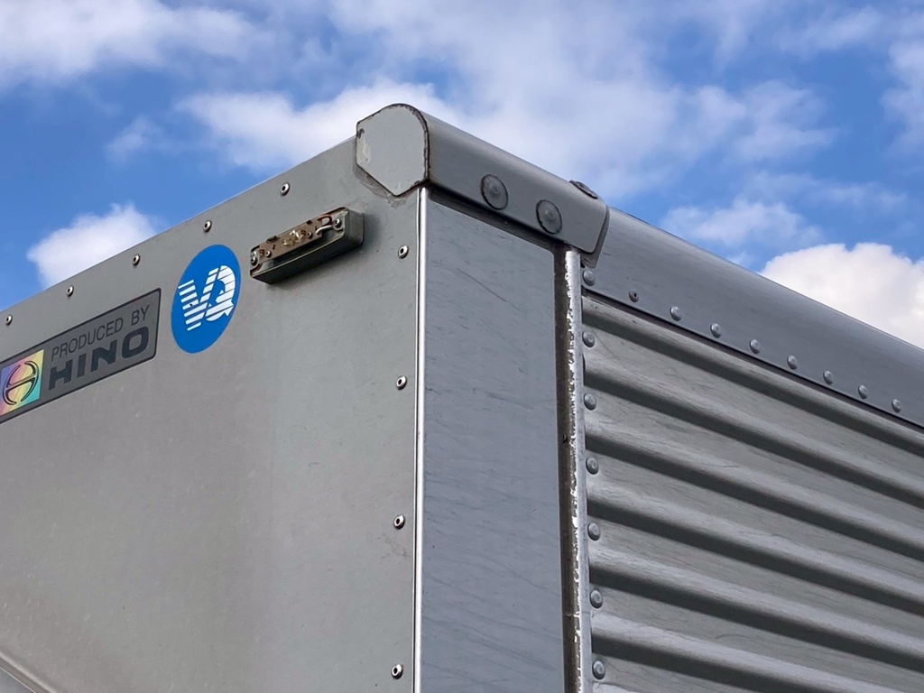 左側のトップマーカーのレンズが欠損してます|日野 プロフィア 2DG-FR1AHGの写真17