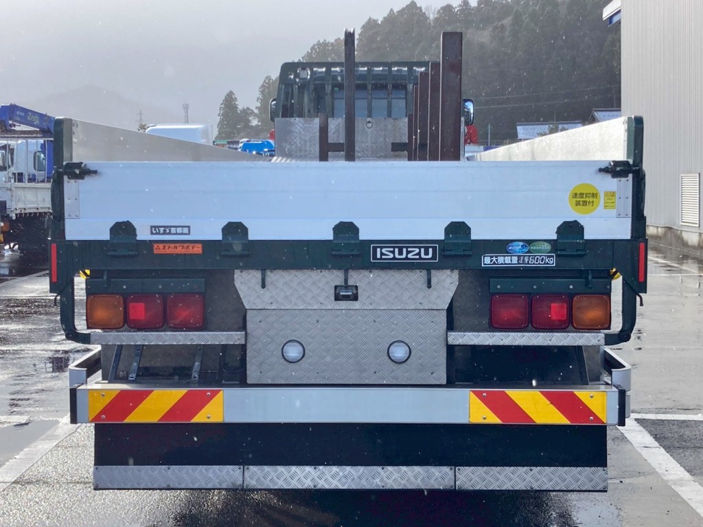 リヤ周りの状態です。|いすゞ ギガ QKG-CYL77Bの写真27