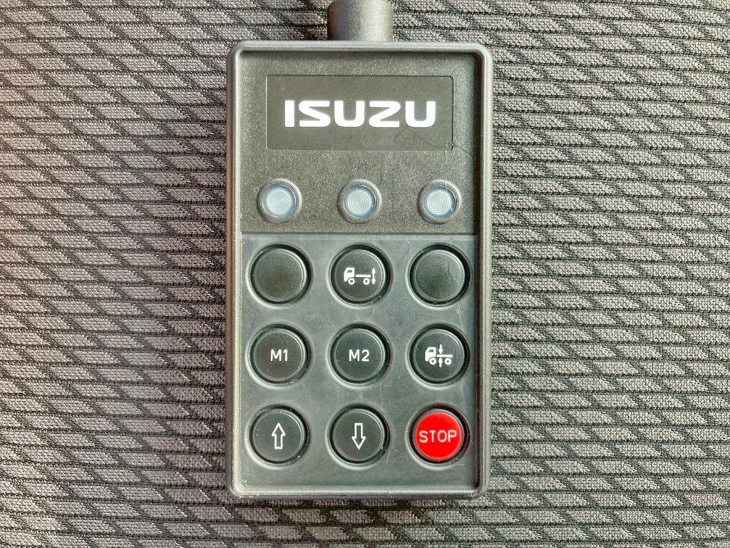 エアサスのコントローラーです。|いすゞ ギガ QKG-CYL77Bの写真37