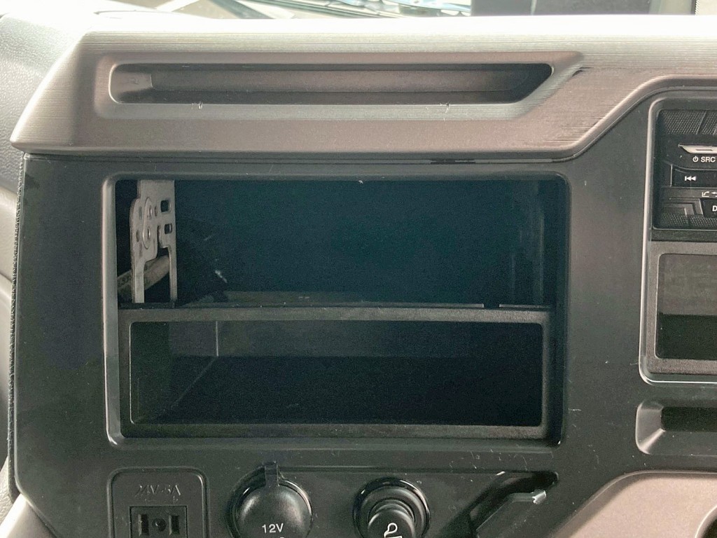 コンソールボックスが欠品しています。|UDトラックス  2PG-GK5AADの写真24