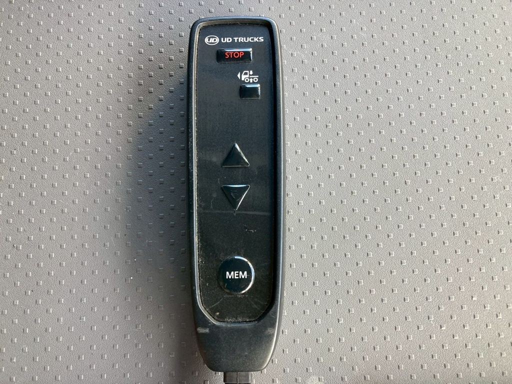 エアサスのコントローラ|UDトラックス クオン 2PG-CG5CAの写真28