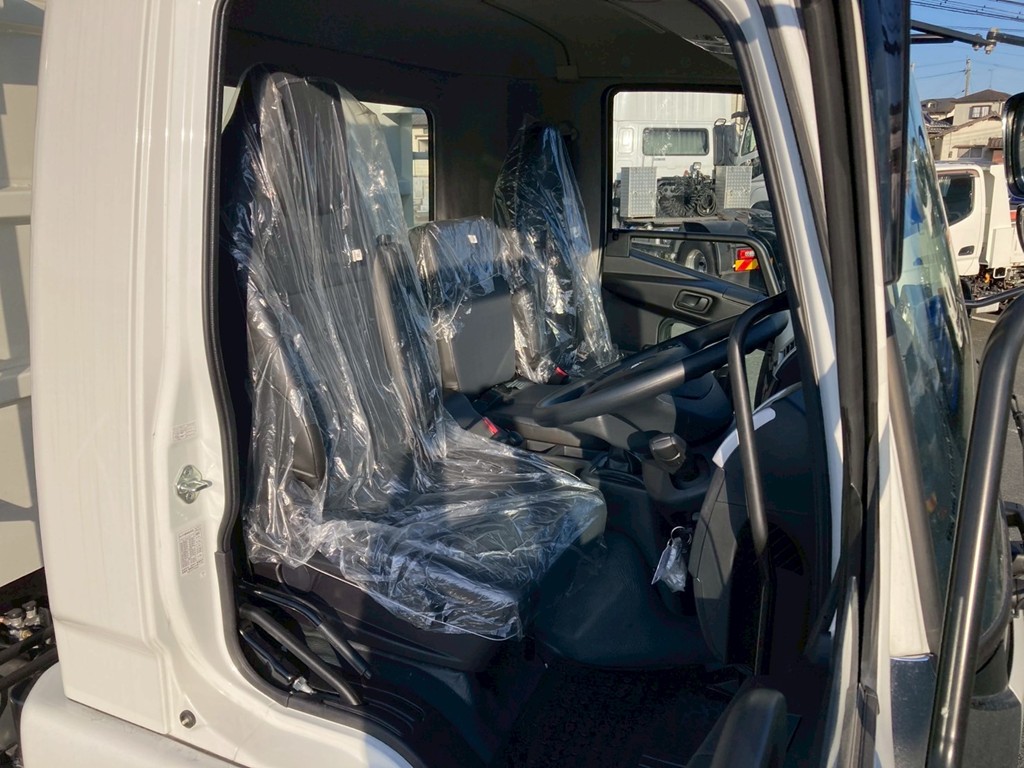 室内|三菱 ファイター 2KG-FK72F(2WD)の写真6