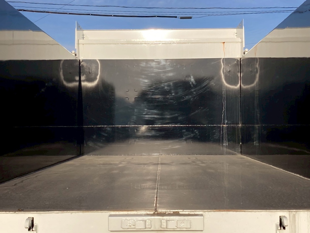 ボディー内|三菱 ファイター 2KG-FK72F(2WD)の写真8