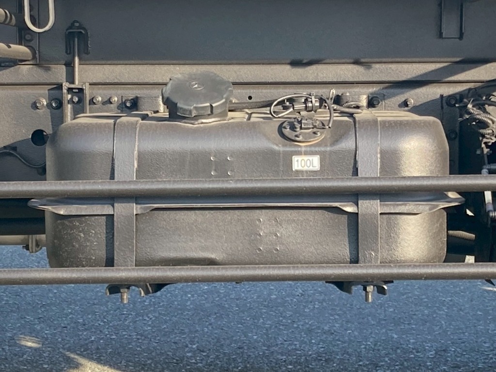 燃料タンクは100Lです|三菱 ファイター 2KG-FK72F(2WD)の写真15