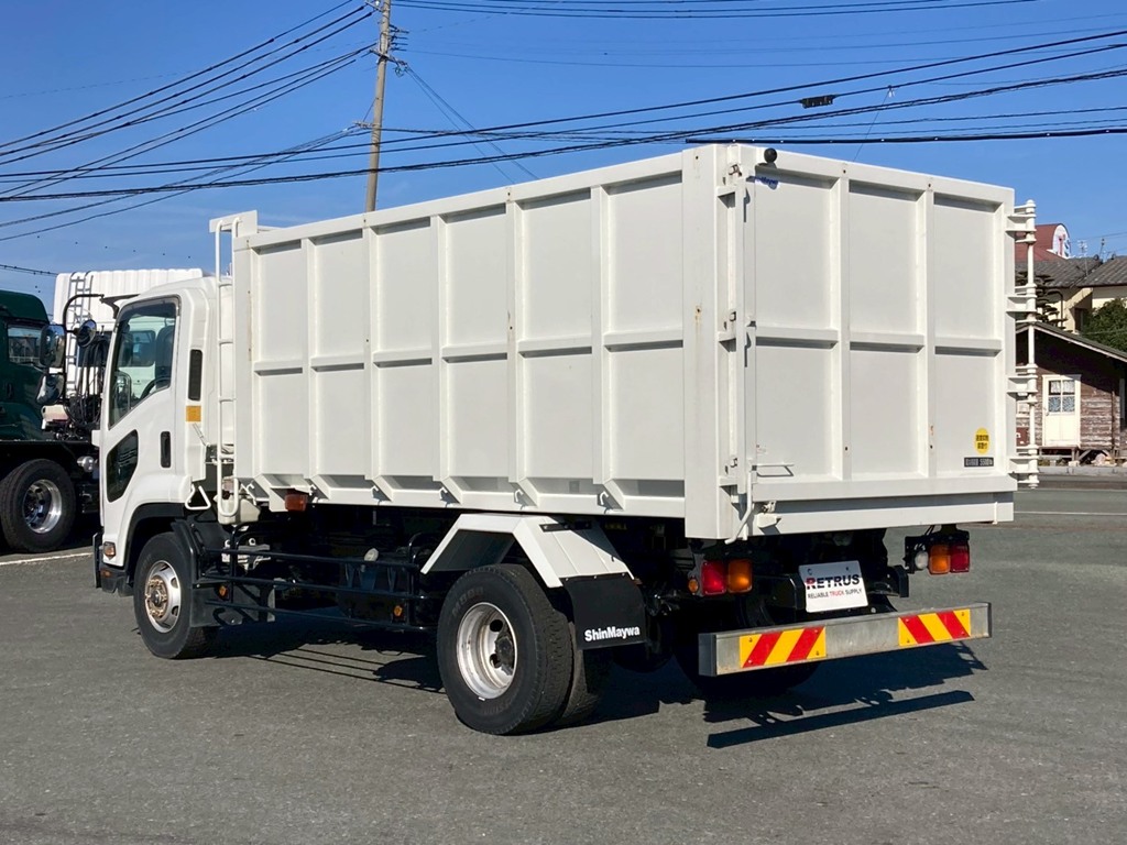 リアドアは片開き式です|いすゞ フォワード PKG-FSR90S2の写真3