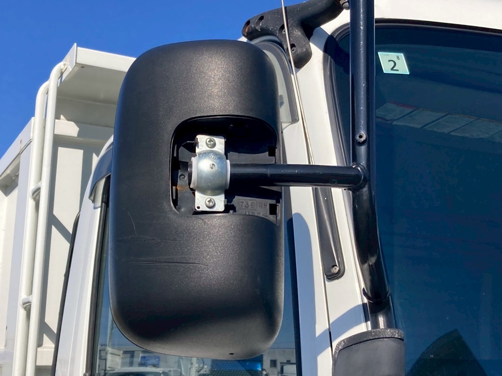 右バックミラーのカバーが欠損してます|いすゞ フォワード PKG-FSR90S2の写真15