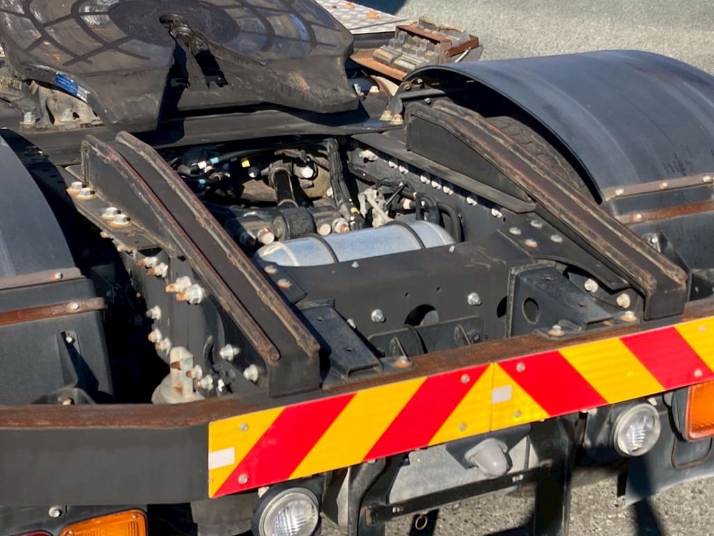 カプラガイド廻りの状態|日野 プロフィア QPG-SH1EDDGの写真8