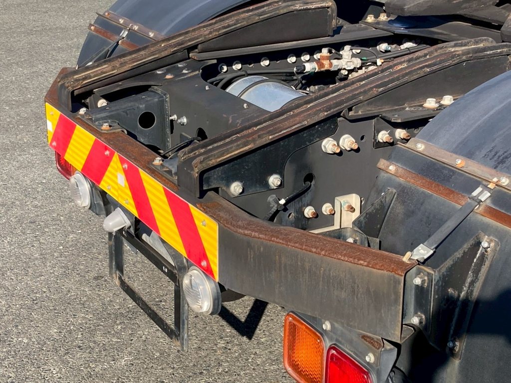 リアバンバーにサビが有ります|日野 プロフィア QPG-SH1EDDGの写真22