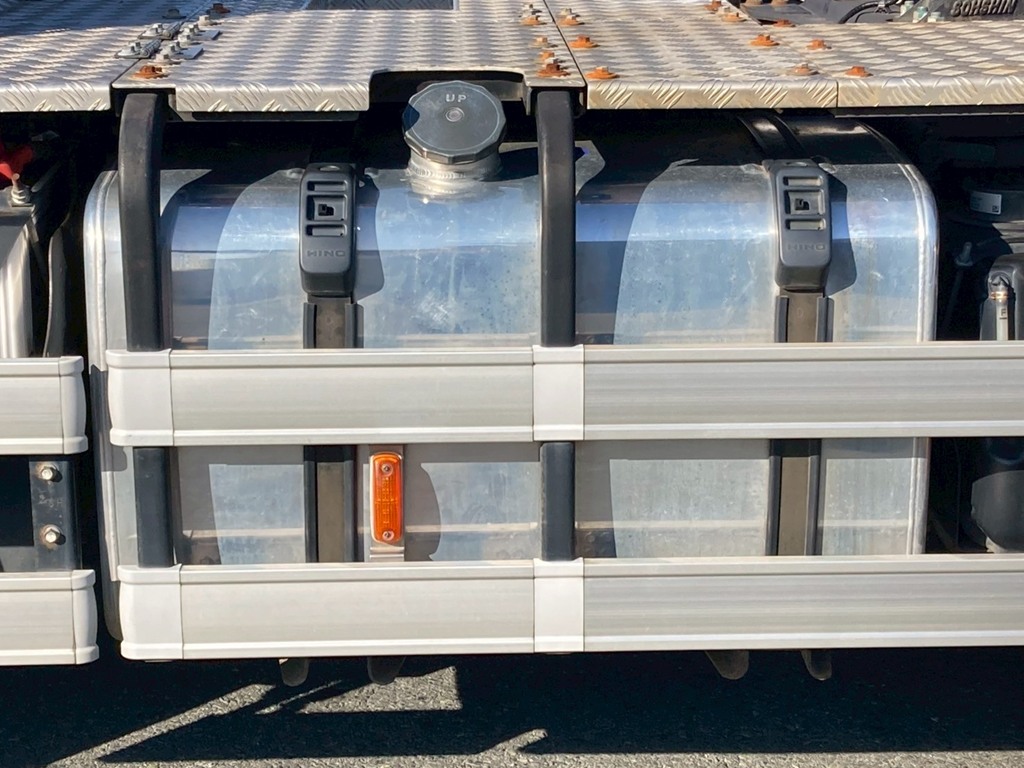 燃料タンクはアルミの390Lです|日野 プロフィア QPG-SH1EDDGの写真25