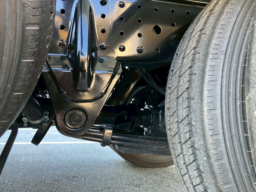 リーフサスです。|三菱 キャンター 2RG-FBAV0(2WD)の写真5