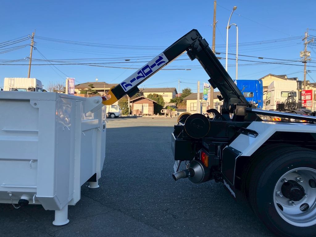 三菱 キャンター 2RG-FBAV0(2WD)の写真16