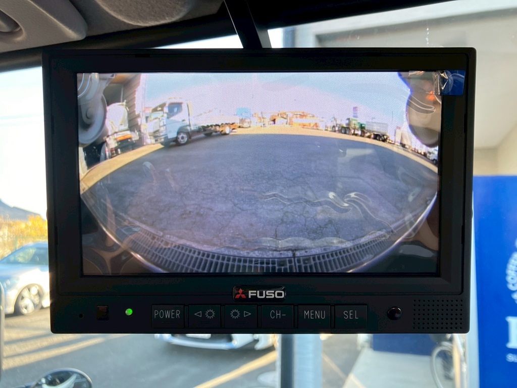 液晶バックモニター付きです。|三菱 キャンター 2RG-FBAV0(2WD)の写真20