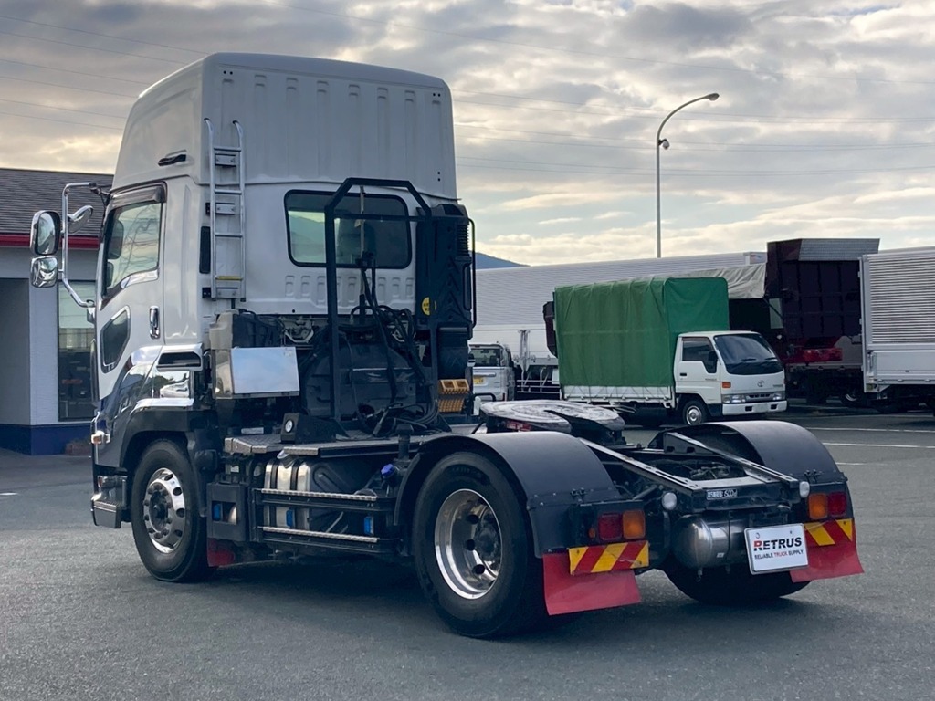 いすゞ ギガ 2PG-EXD52CEの写真3