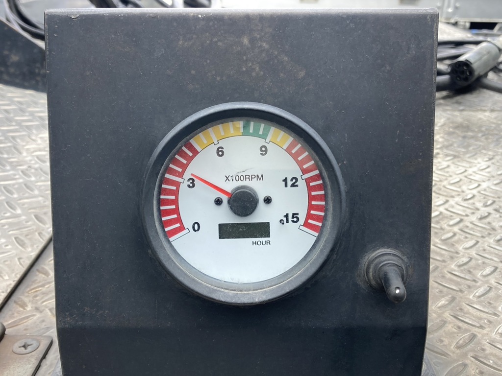 コンプレッサーの圧力計です。（針が0まで戻りません）|いすゞ ギガ 2PG-EXD52CEの写真16