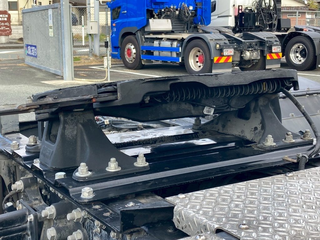 いすゞ ギガ 2PG-EXD52CEの写真17