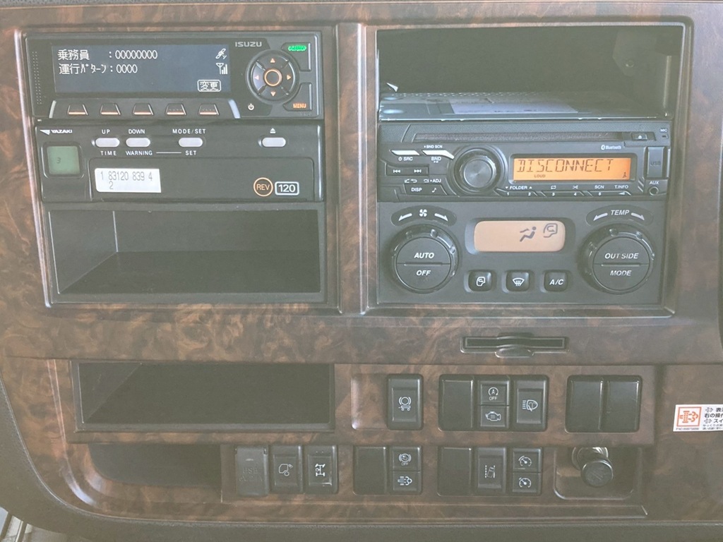 インパネ廻り|いすゞ ギガ 2PG-EXD52CEの写真25