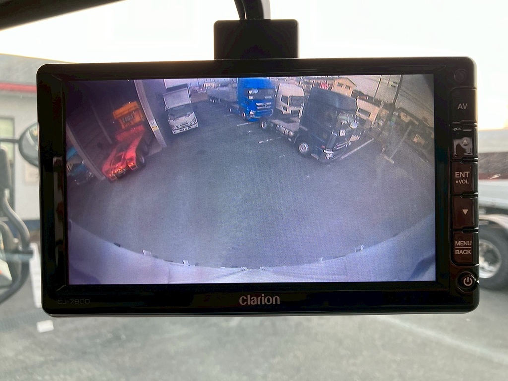 液晶バックモニター付きです。|三菱 ファイター 2KG-FK65F(2WD)の写真28