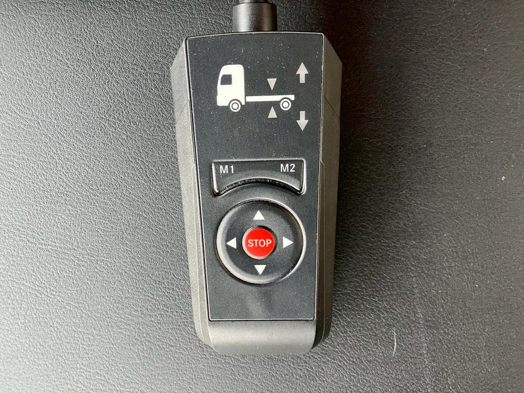 エアサスのコントローラーです。|三菱 ファイター 2KG-FK65F(2WD)の写真29