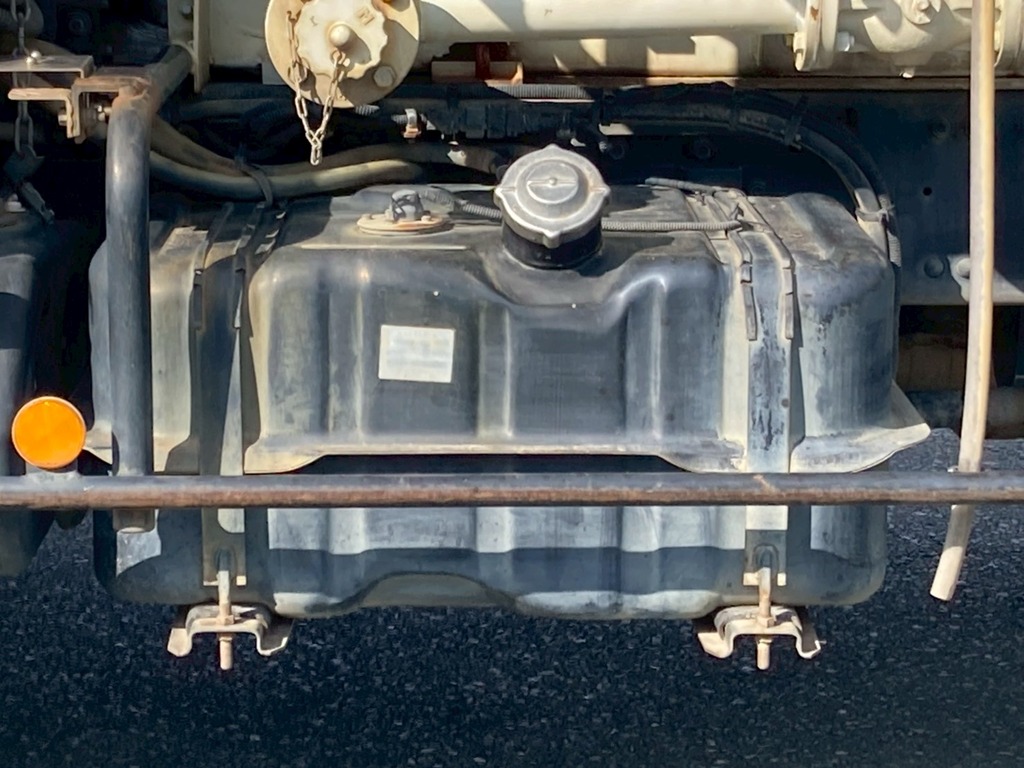 燃料タンクは100Lです|三菱 ファイター 2KG-FK61F(2WD)の写真46