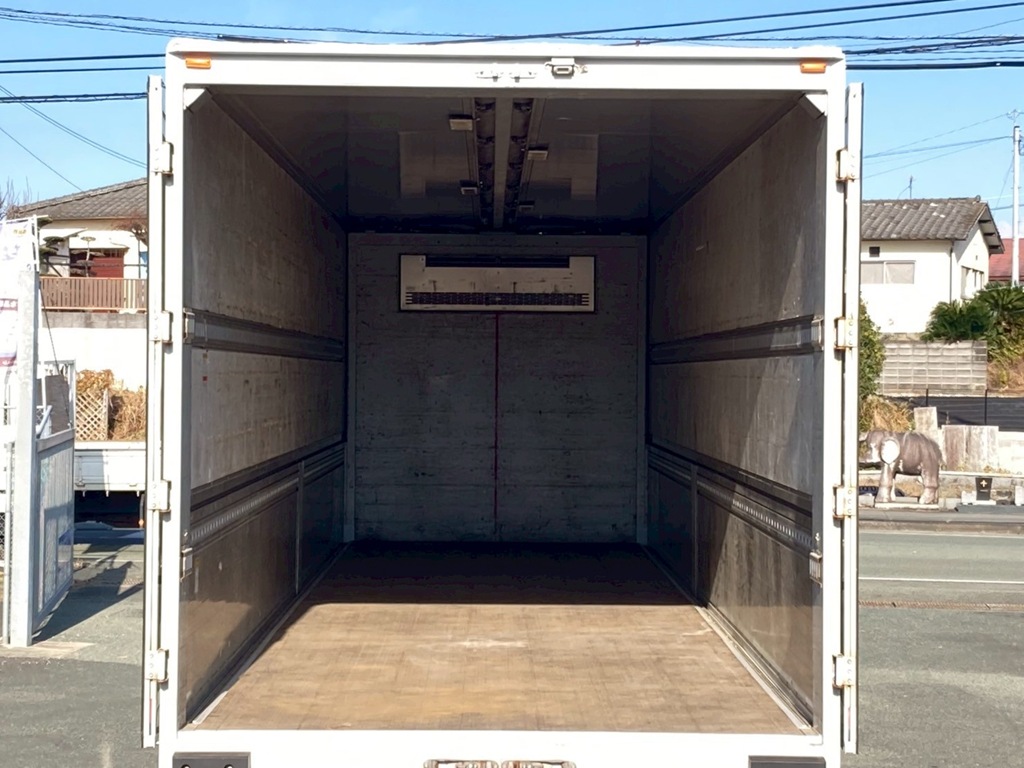 床面は板張りです|三菱 スーパーグレート QKG-FU54VZの写真11