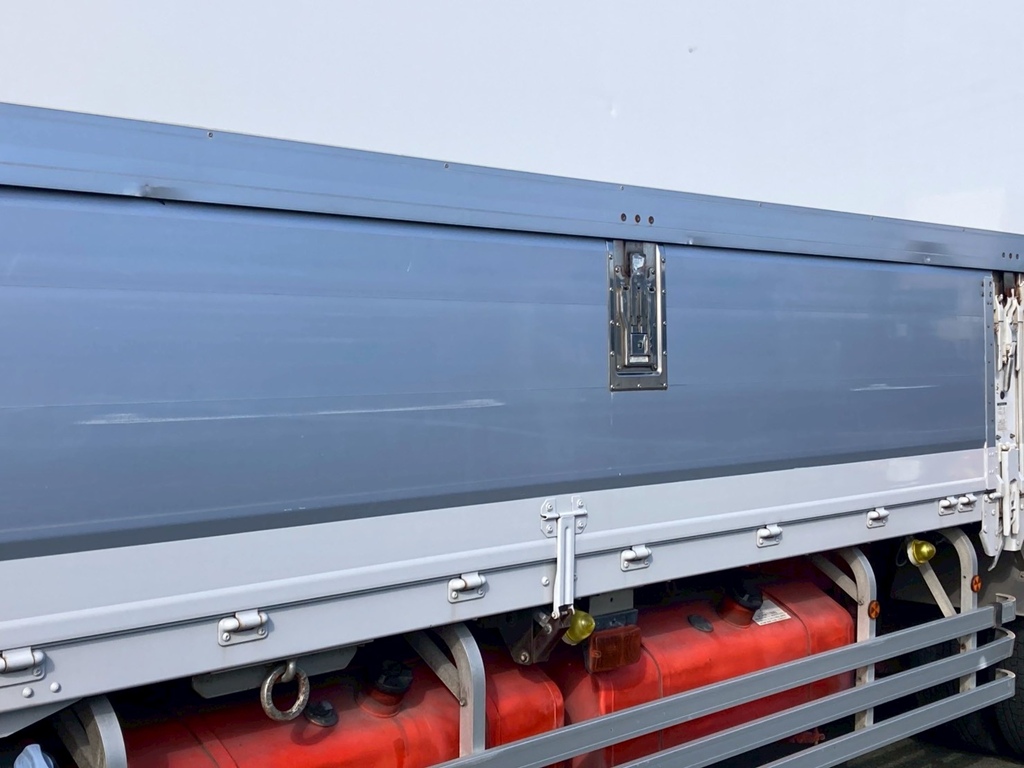 アルミブロックにすり傷が有ります|三菱 スーパーグレート QKG-FU54VZの写真20