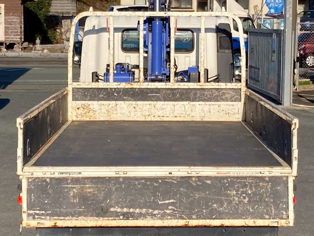 ボディー内|日野 デュトロ 2RG-XZU712M(2WD)の写真8