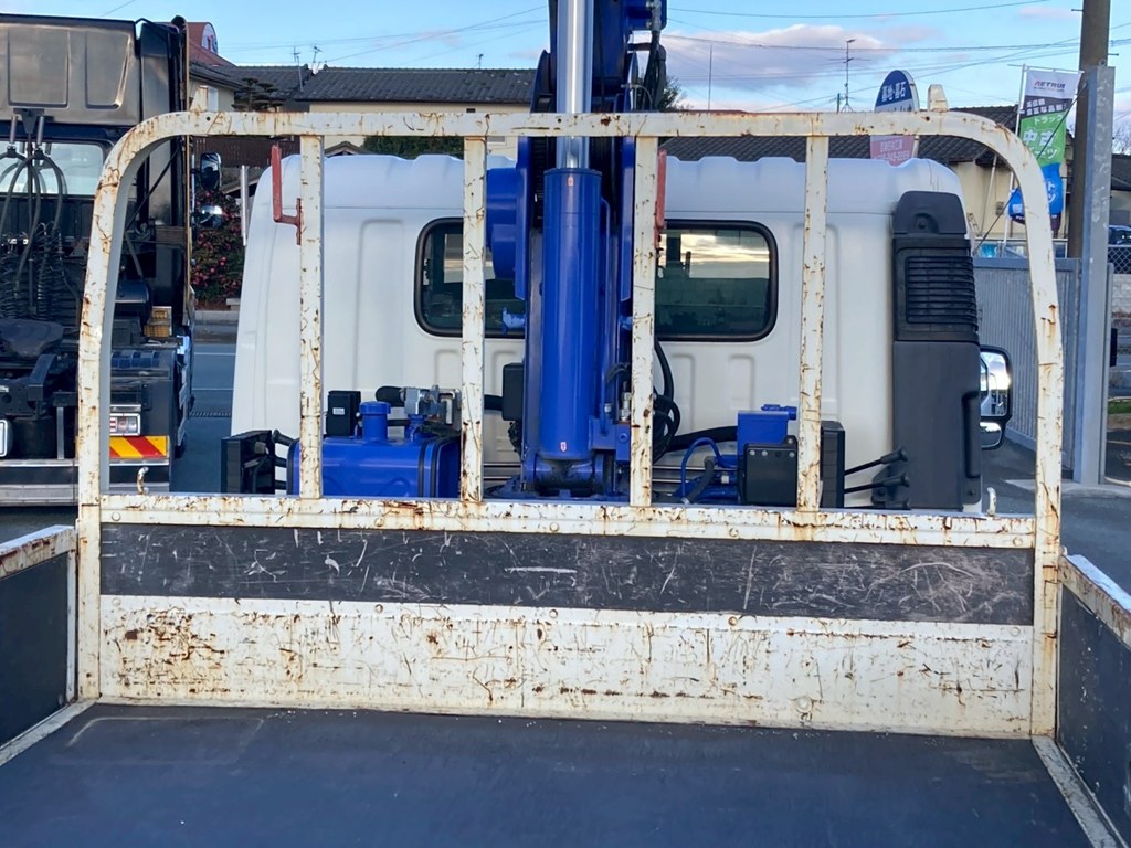 鳥居周辺の状態|日野 デュトロ 2RG-XZU712M(2WD)の写真10