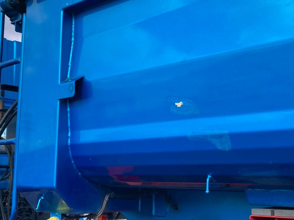 ボディー側面にすり傷色剥げが有ります|コダイラ  KDA313Tの写真25