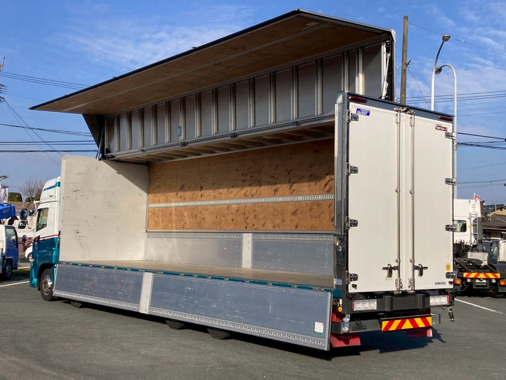 UDトラックス クオン 2PG-CG5CAの写真3