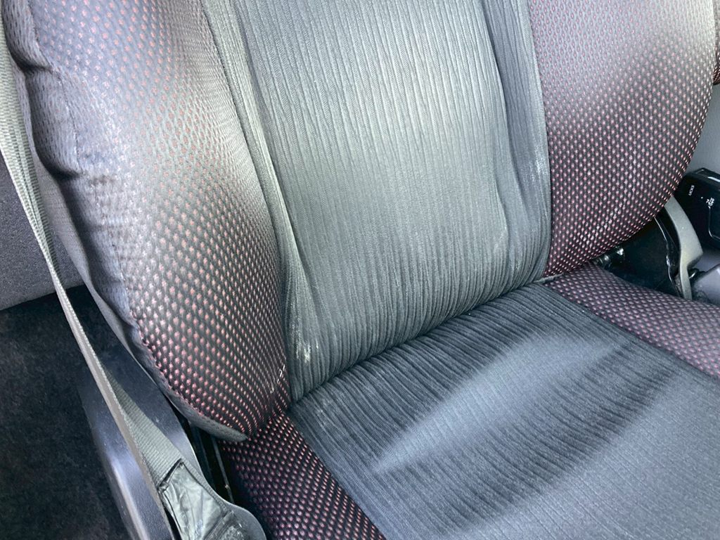 運転席にスレが有ります|UDトラックス クオン 2PG-CG5CAの写真8