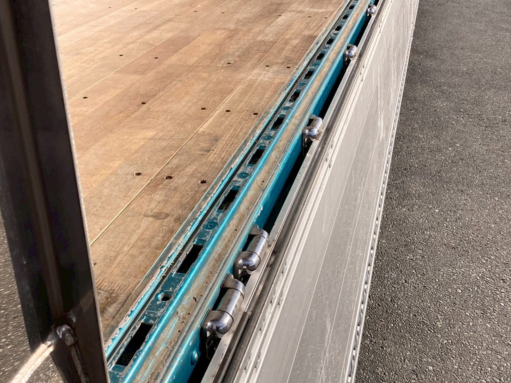 床ラッシングレール付です|UDトラックス クオン 2PG-CG5CAの写真13