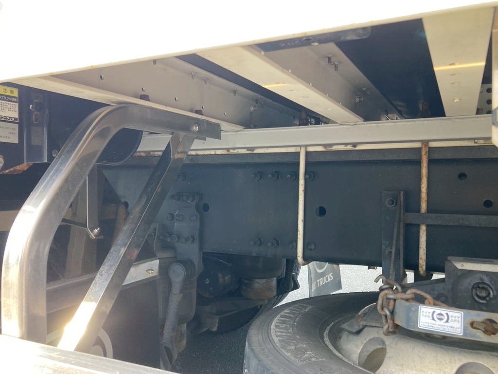 シャシとネタ組の状態|UDトラックス クオン 2PG-CG5CAの写真6