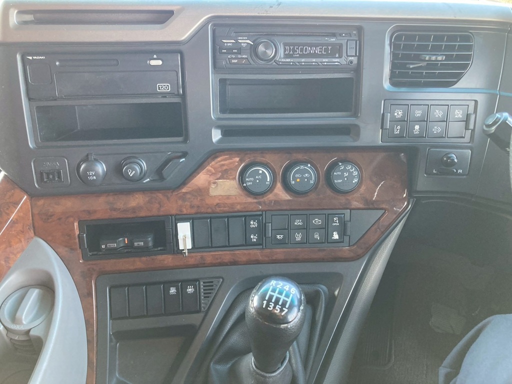 インパネ廻り|UDトラックス クオン 2PG-CG5CAの写真29