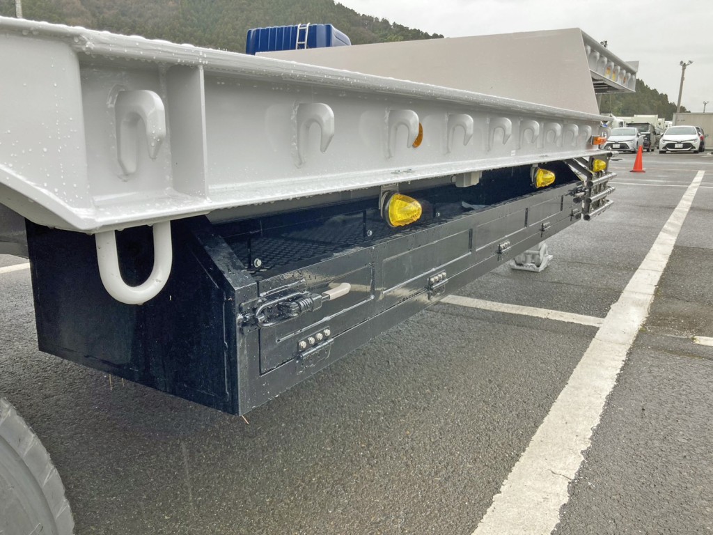 運転席側にりん木入れが付いています。|トレクス  PLR232ASの写真37