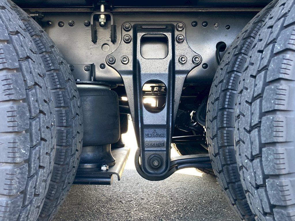 リアエアサスです|三菱 スーパーグレート 2PG-FS74HZの写真5