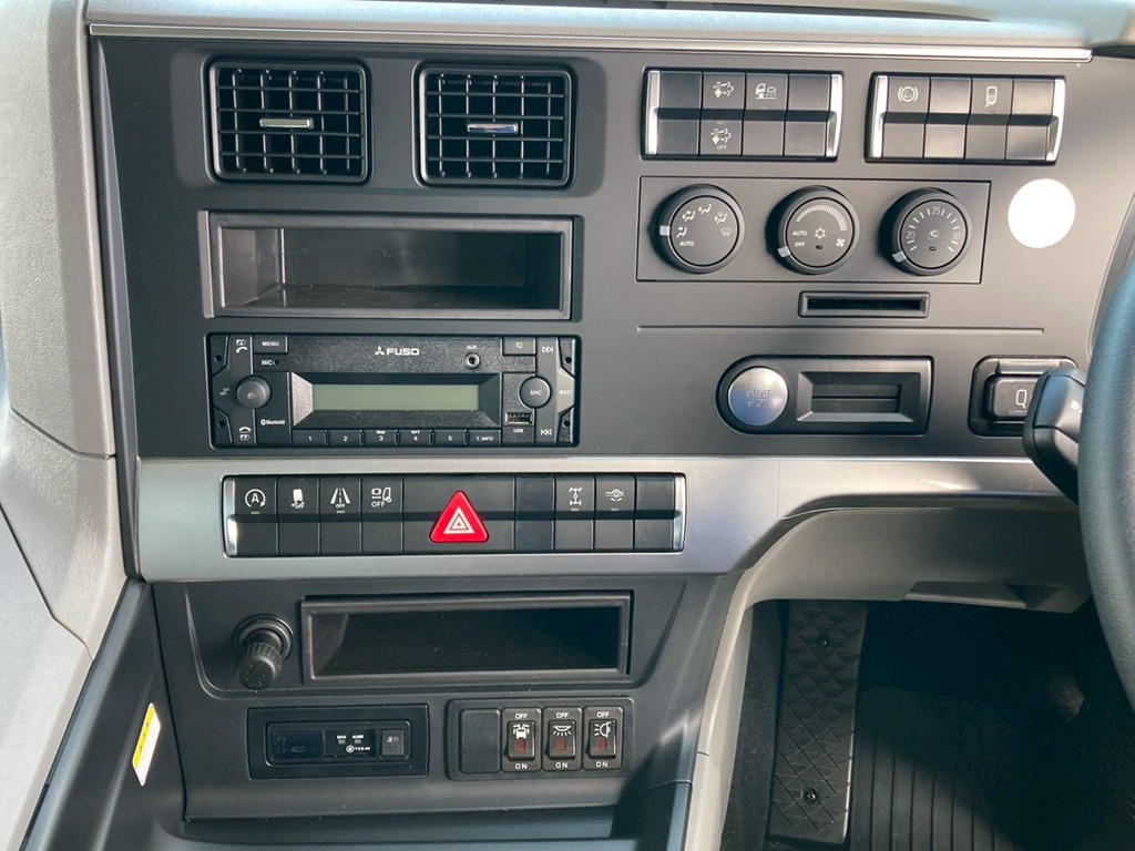 インパネ廻り|三菱 スーパーグレート 2PG-FS74HZの写真16