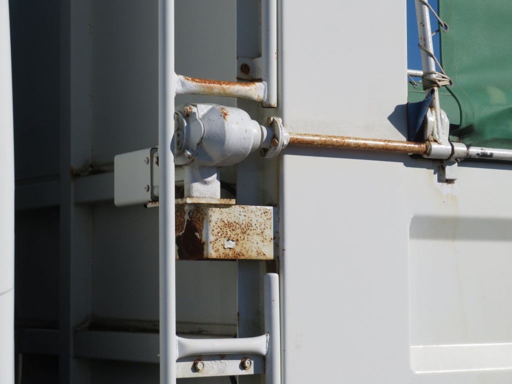 コボレーンモーターの台座及びコボレーンのシャフトにサビがあります。|三菱 スーパーグレート QKG-FV50VXの写真36