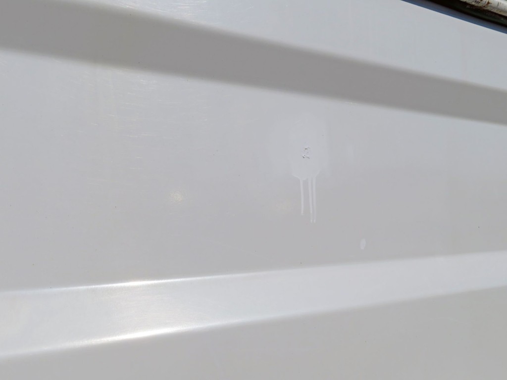 ボディー側面にキズ補修塗装箇所があります。|三菱 スーパーグレート QKG-FV50VXの写真40